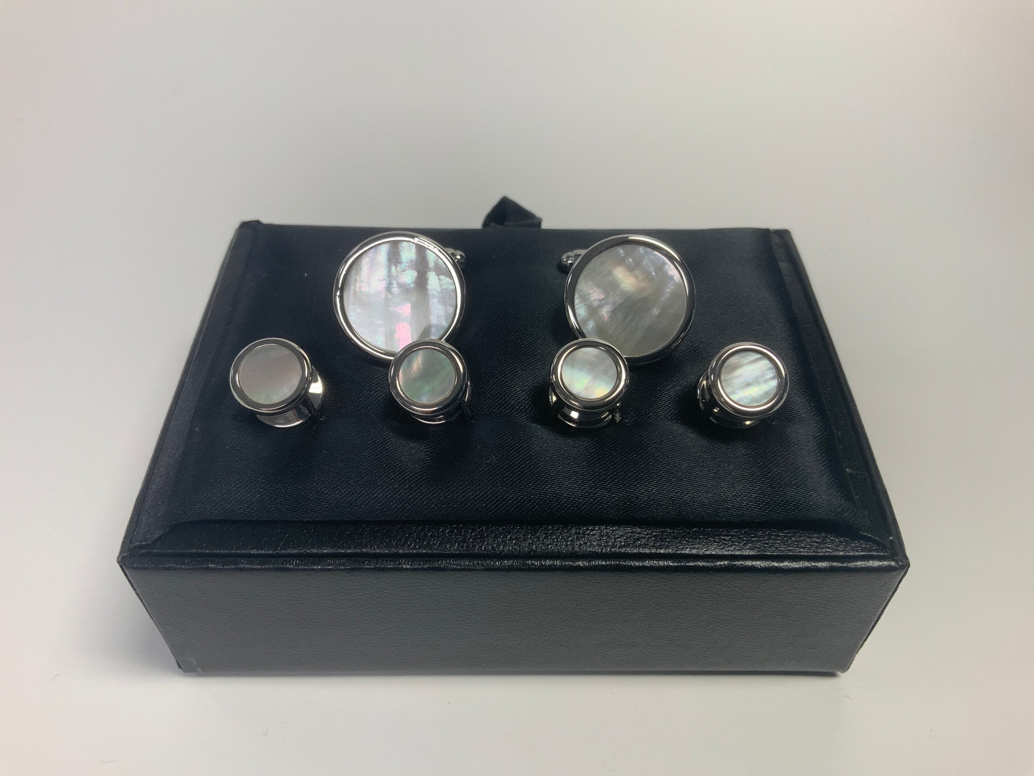 Cardi Stud Set with Cufflinks